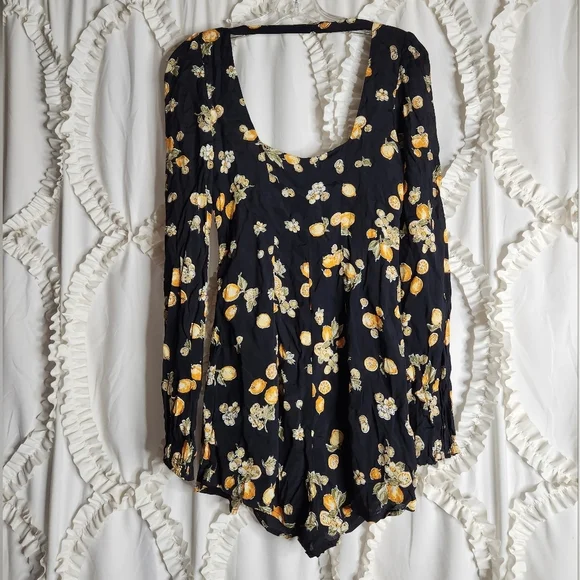 Beach Riot Black Lemon Rachel Romper Black Orange Floral Cut Out Back Sz Medium - Picture 5 of 7